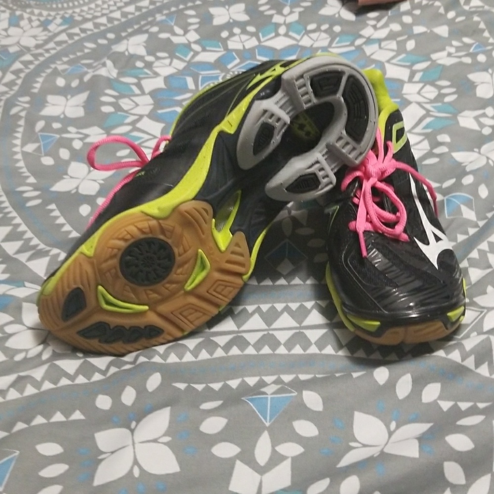 Volleyball shoes